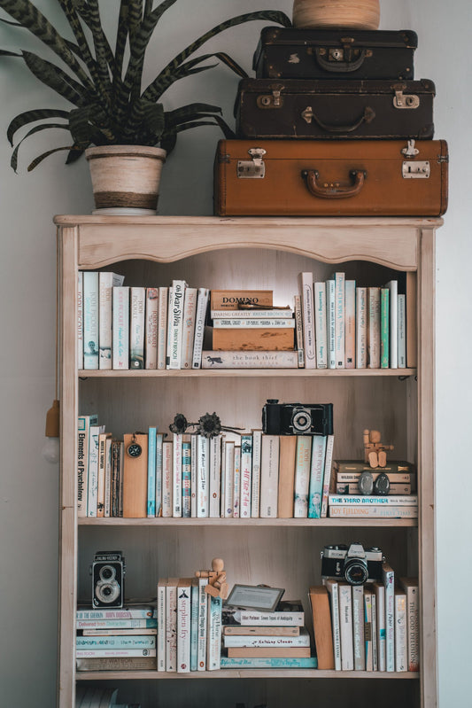 Clean bookshelf image